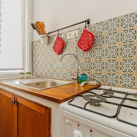 Perl Apartment- Air Conditioned, Cozy Near Varosliget Apartman *
