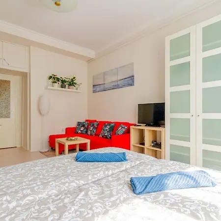 Perl Apartment- Air Conditioned, Cozy Near Varosliget Daire *