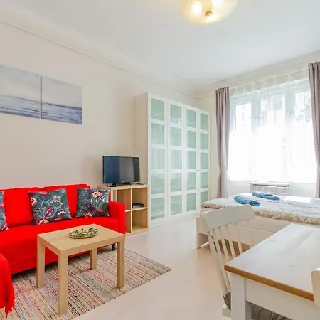 Perl Apartment- Air Conditioned, Cozy Near Varosliget *